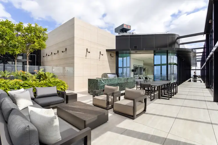 Penthouse 115 Bathurst Street
