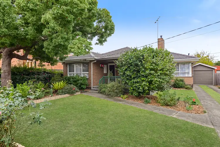 62 Watsons Road, Glen Waverley VIC 3150