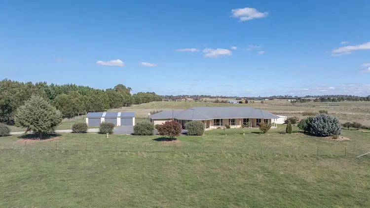 3 Beaumah Road, Spring Hill NSW 2800
