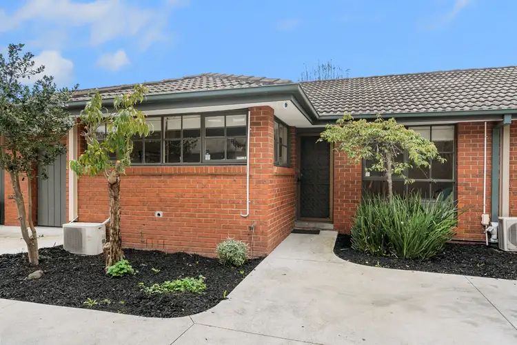 2/240 Station Street, Fairfield VIC 3078