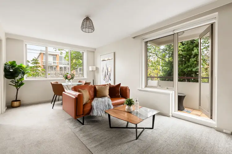 2/10 Wrexham Road, Windsor VIC 3181
