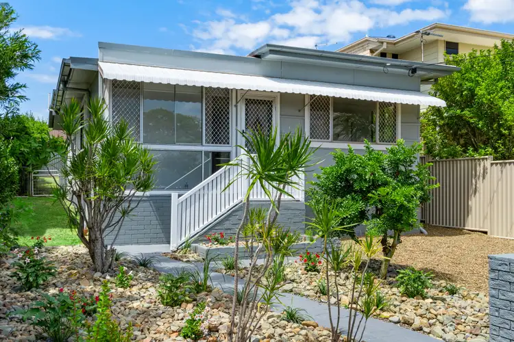 182 Scarborough Road, Scarborough QLD 4020