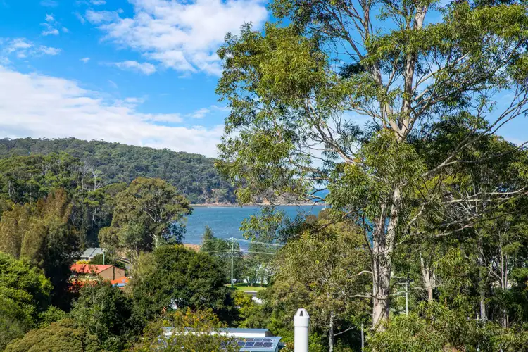 13 Hawks Nest Place, Surfside NSW 2536