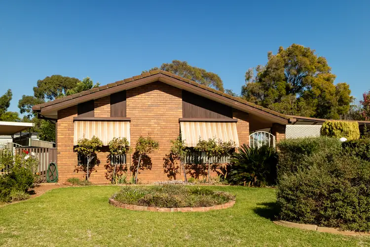 12 Skidmore Street, Temora NSW 2666