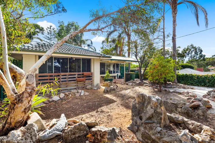 Second view of Homely house listing, 3 Jeffers Court, Orelia WA 6167