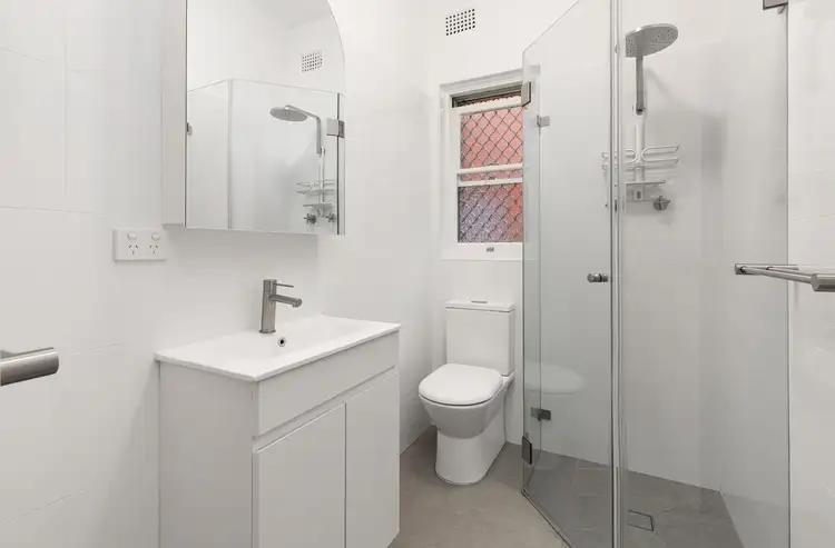 Fourth view of Homely apartment listing, 1/3 Wilbar Avenue, Cronulla NSW 2230