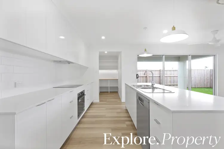 Fifth view of Homely semi-detached listing, 2/32 Hermosa Circuit, Beaconsfield QLD 4740