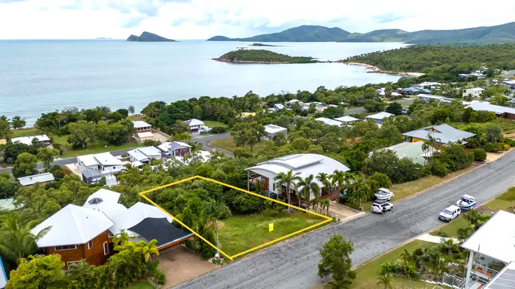 5 Blackcurrant Drive, Hideaway Bay QLD 4800