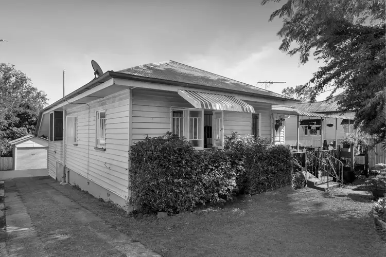10 Barrett Street, East Ipswich QLD 4305