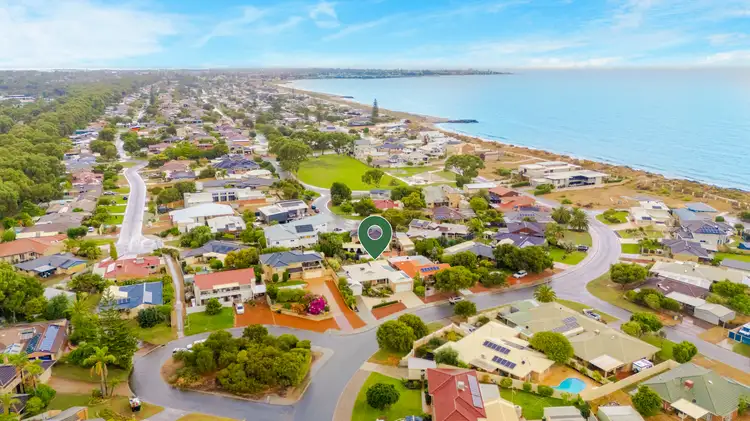 17 Seawind Drive, Silver Sands WA 6210