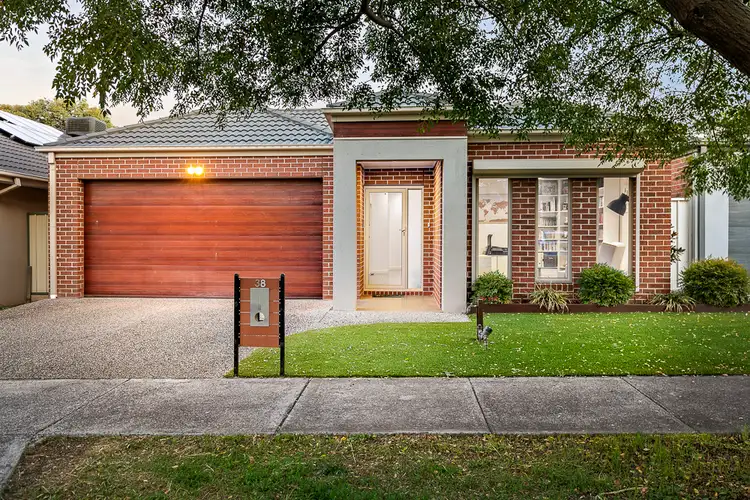 38 Daly Circuit, Caroline Springs VIC 3023