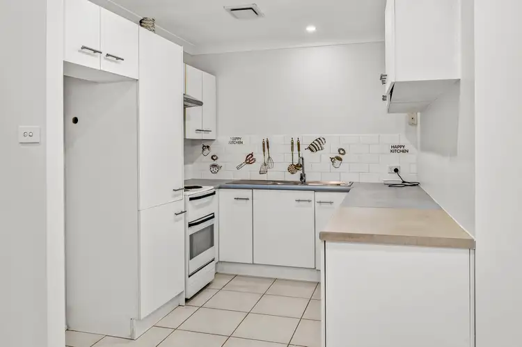 Fourth view of Homely house listing, 3 Oakhampton Court, Toronto NSW 2283
