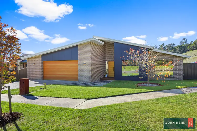 Main view of Homely house listing, 10 Peppermint Close, Trafalgar VIC 3824