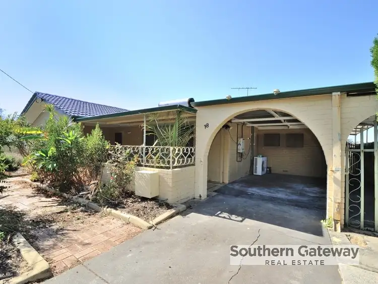 18 Barron Way, Orelia WA 6167
