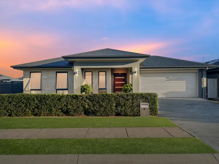 4 Britten Street, Walloon QLD 4306