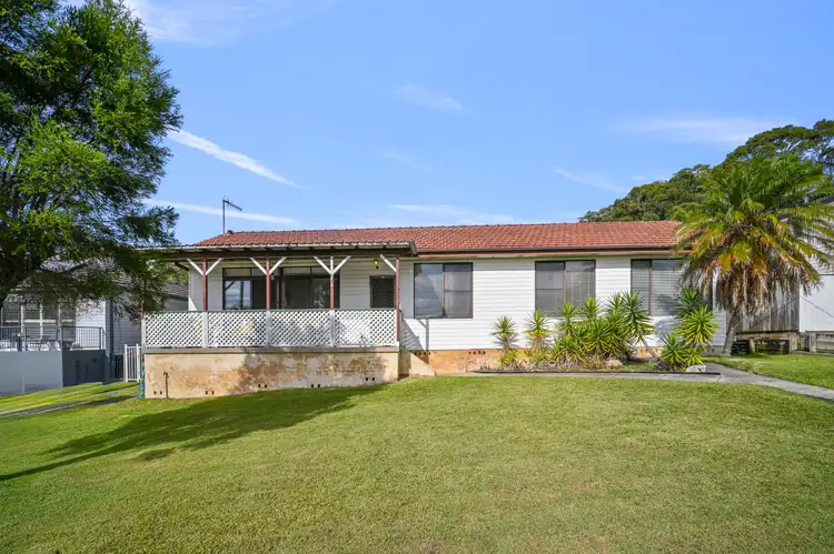 11 Corriston Crescent, Adamstown Heights NSW 2289