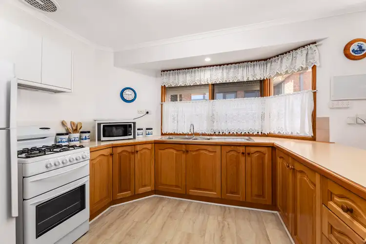 Fifth view of Homely house listing, 33 Martins Lane, Viewbank VIC 3084