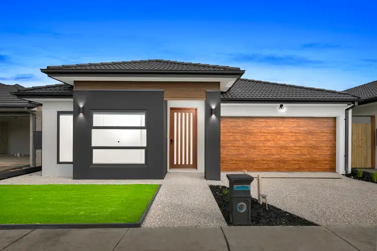 8 Beaconsfield Drive, Mickleham VIC 3064