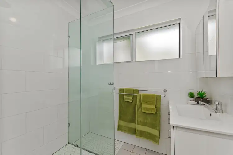 Sixth view of Homely house listing, 2 Bahama Court, Mount Low QLD 4818