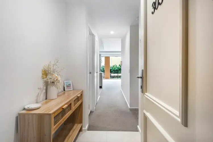 Third view of Homely unit listing, 3036/3029 The Boulevarde, Carrara QLD 4211