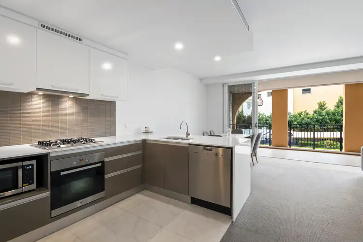 Sixth view of Homely unit listing, 3036/3029 The Boulevarde, Carrara QLD 4211