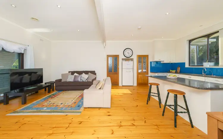 Sixth view of Homely house listing, 8 Kawana Court, Camperdown VIC 3260