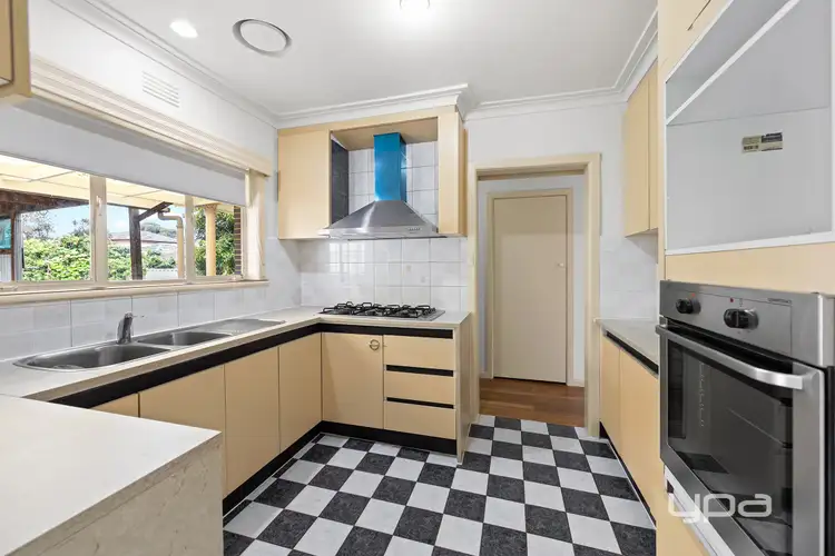 Fourth view of Homely house listing, 2 Beccles Court, St Albans VIC 3021