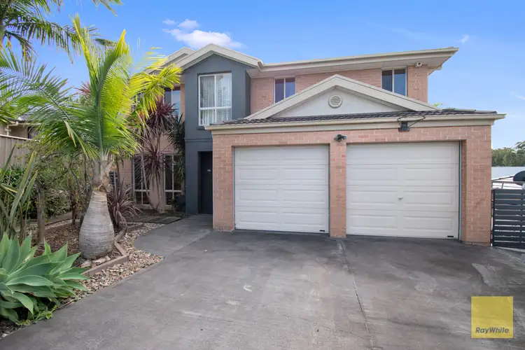 4 Hartog Place, Sunshine Bay NSW 2536
