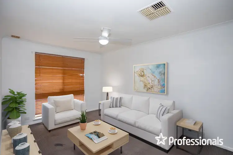 Second view of Homely house listing, 10 Beechcroft Place, Camillo WA 6111