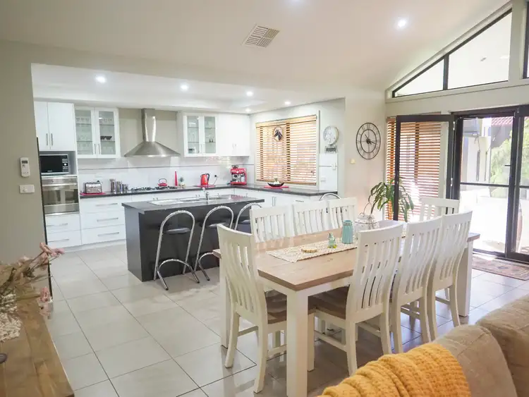 Fifth view of Homely house listing, 10 Anzac Crescent, Narrandera NSW 2700