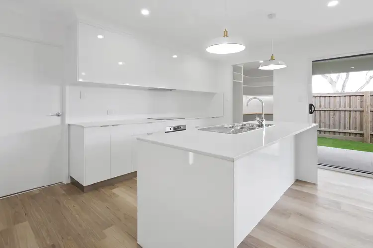 Second view of Homely house listing, 2/32 Hermosa Circuit, Beaconsfield QLD 4740
