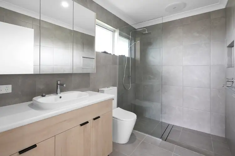 Fifth view of Homely house listing, 2/32 Hermosa Circuit, Beaconsfield QLD 4740