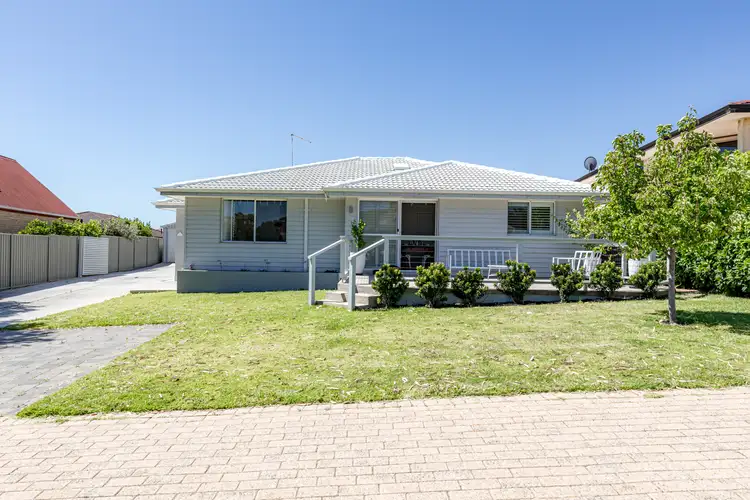 11 Amity Boulevard, Coogee WA 6166