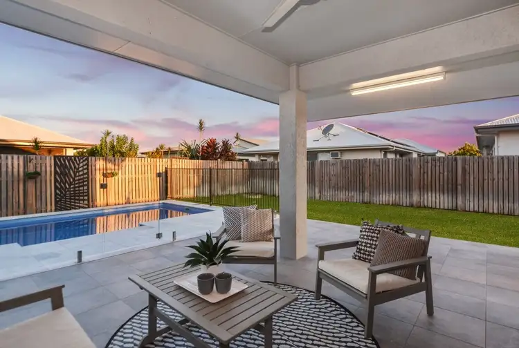 8 Henderson Street, Mount Low QLD 4818