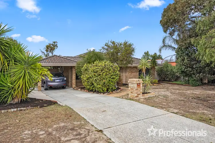 32 Jefferson Drive, Marangaroo WA 6064