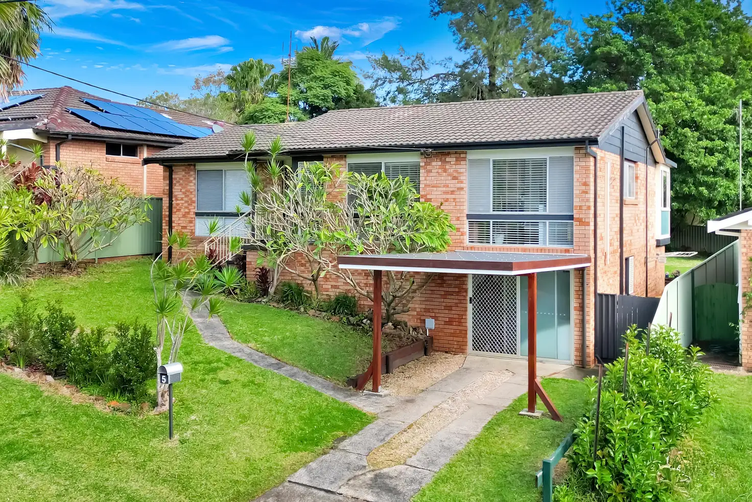 Main view of Homely house listing, 5 Craigend Street, Wyoming NSW 2250