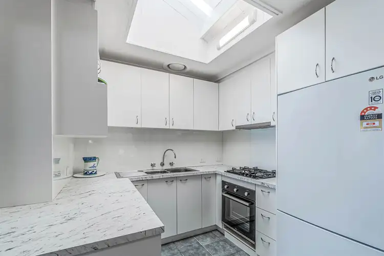 Sixth view of Homely unit listing, 1/210 Cotham Road, Kew VIC 3101