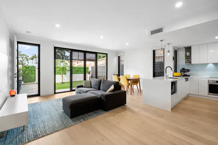 4/62-64 Dickenson Street, Carina QLD 4152