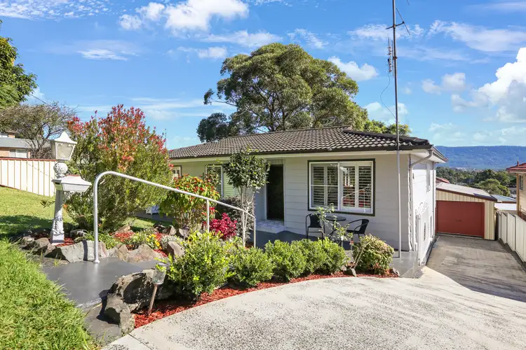 6 Bright Parade, Dapto NSW 2530