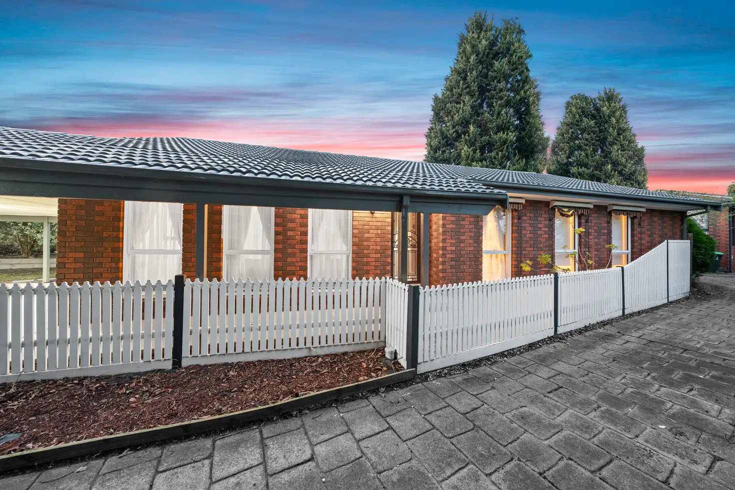 Main view of Homely unit listing, 1/218 Hawthorn Road, Vermont South VIC 3133