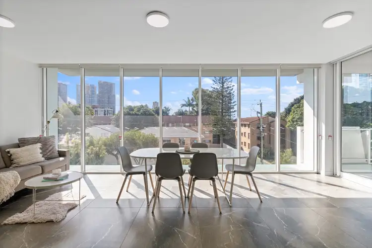 302/8 Meron Street, Southport QLD 4215