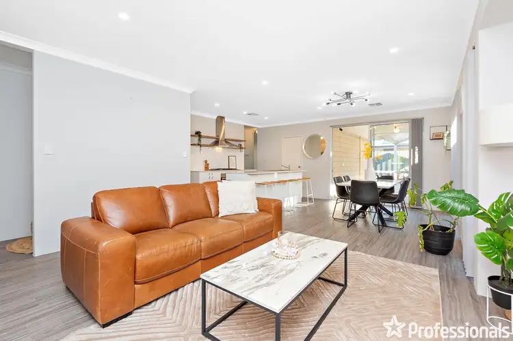 10 Dunite Road, Piara Waters WA 6112