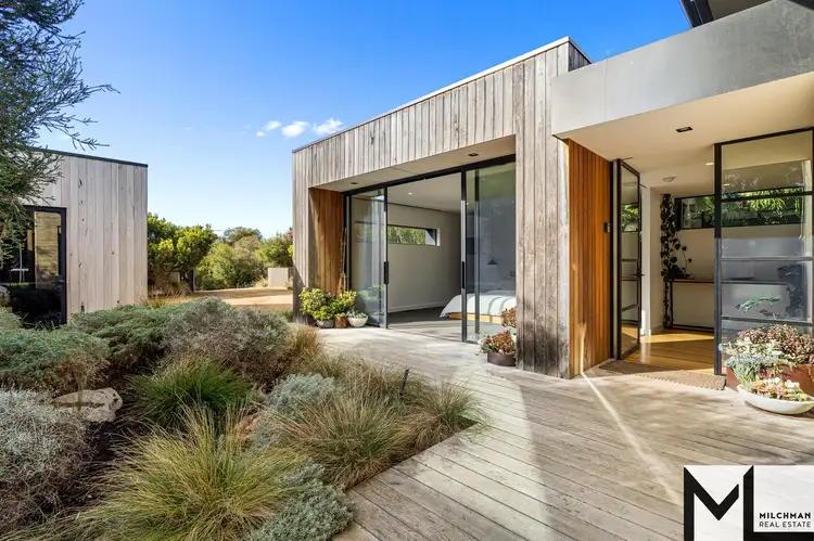 307 Sandy Rd, St Andrews Beach VIC 3941