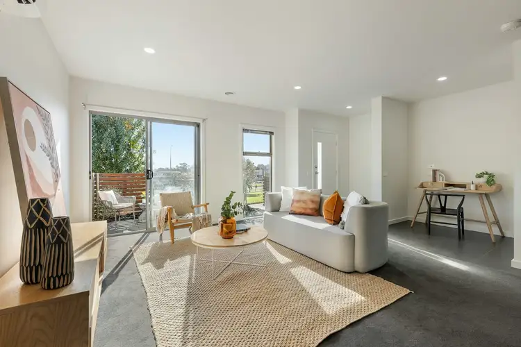 5 Jockey Lane, Cranbourne VIC 3977