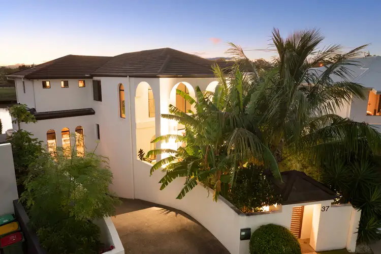 37 South Quay Drive, Biggera Waters QLD 4216