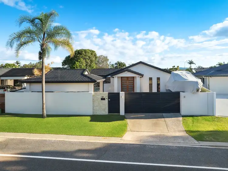 37 Rumrunner Street, Mermaid Waters QLD 4218