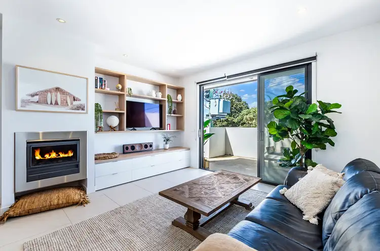 Unit 102/32 Bank Street, Port Fairy VIC 3284