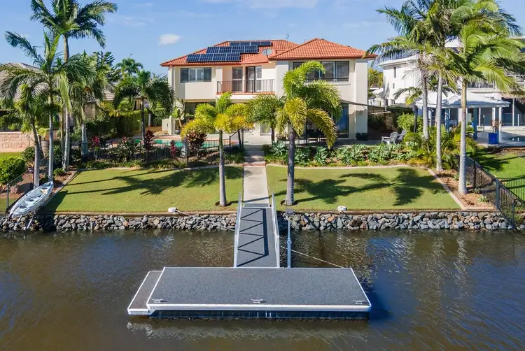 18 Eastpark Waters, Helensvale QLD 4212