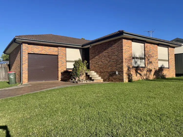 12 Kingfisher Avenue