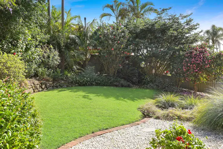 Sixth view of Homely house listing, 2 Thistle Glen Close, Green Point NSW 2251